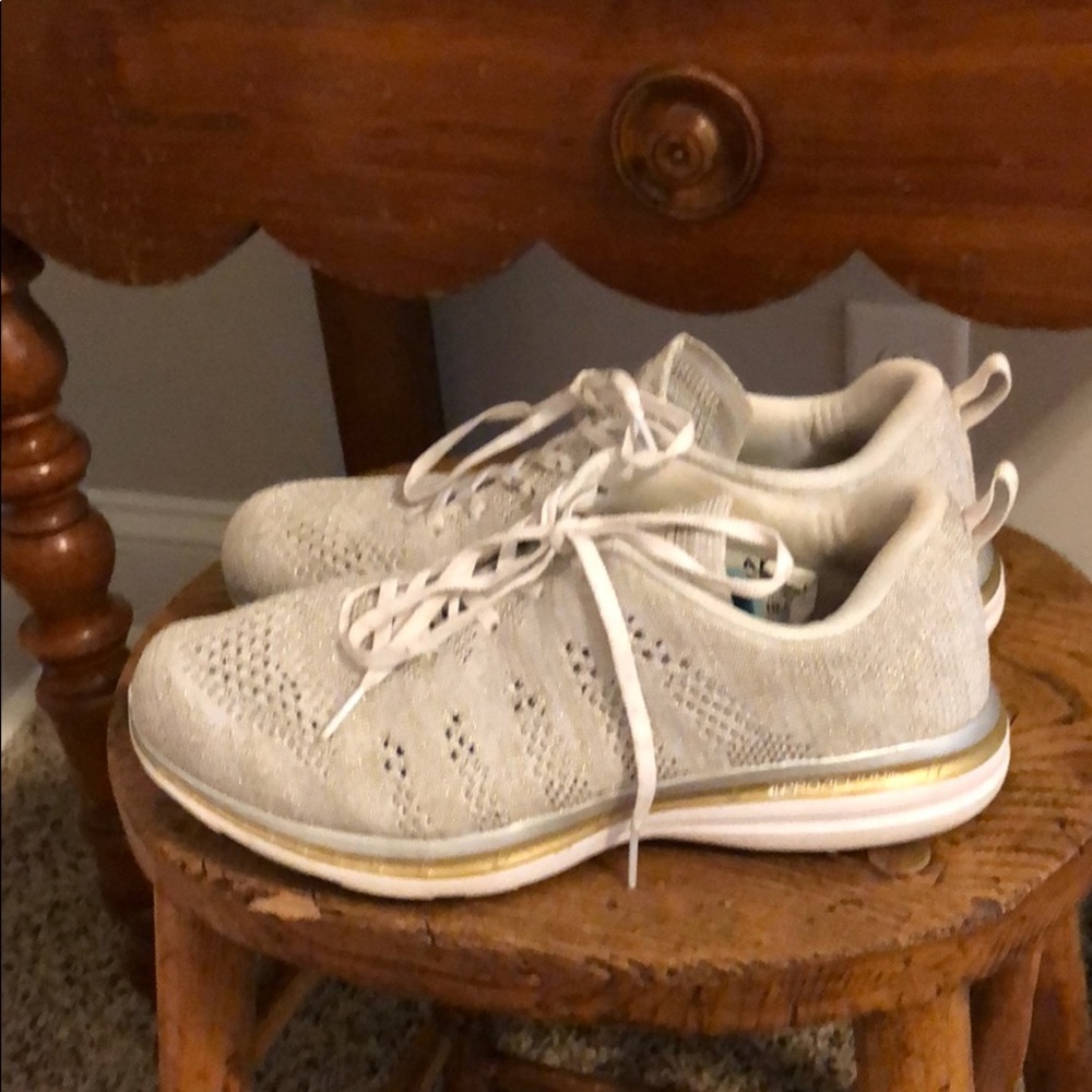 APL tennis shoes